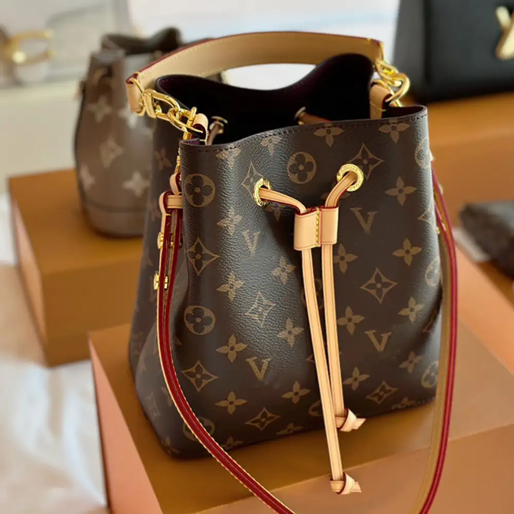 L family's new small bucket bag women's bag luxury bag