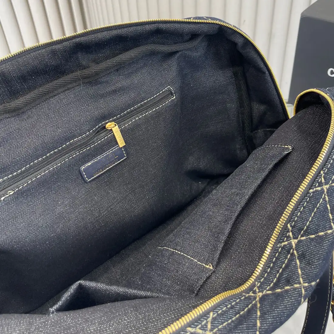 Chanel denim airport bag(图5)