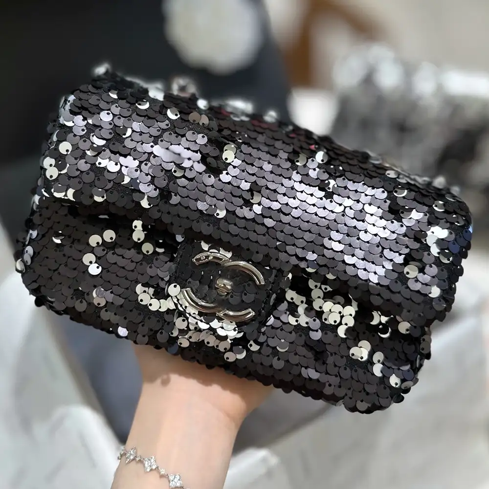 Chanel's New Sequin CF Shoulder Bag&canvas bag